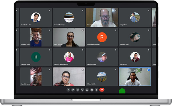 Encontro ao vivo online com alunos